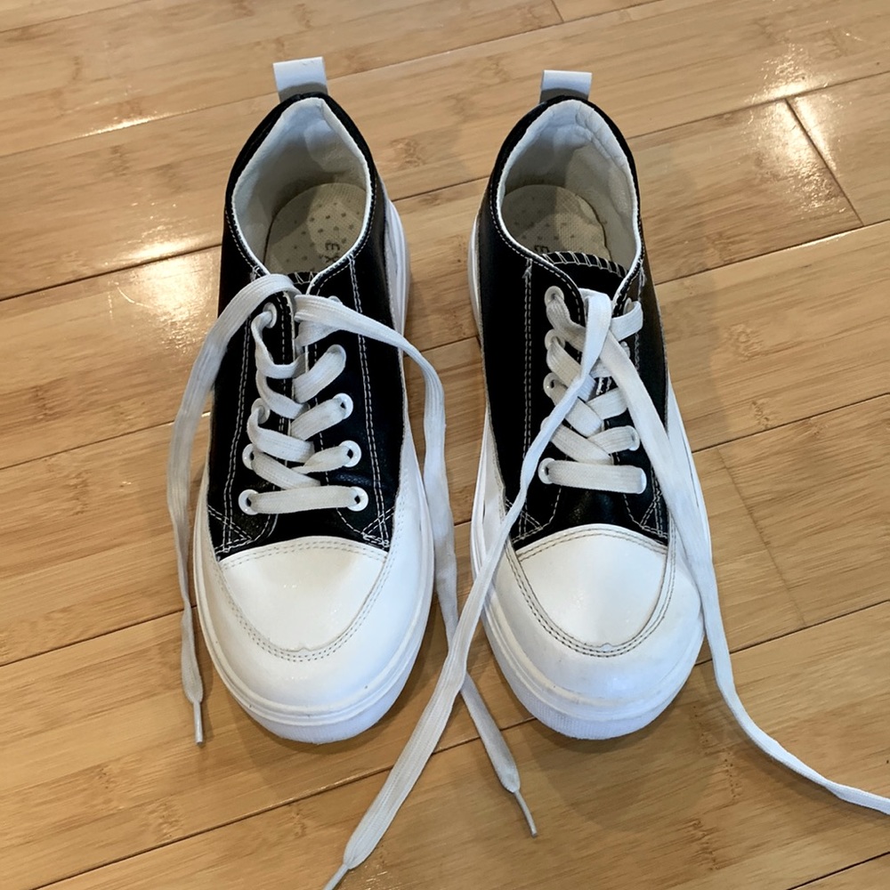 Extreme by Eddie Marc platform sneaker - size 37